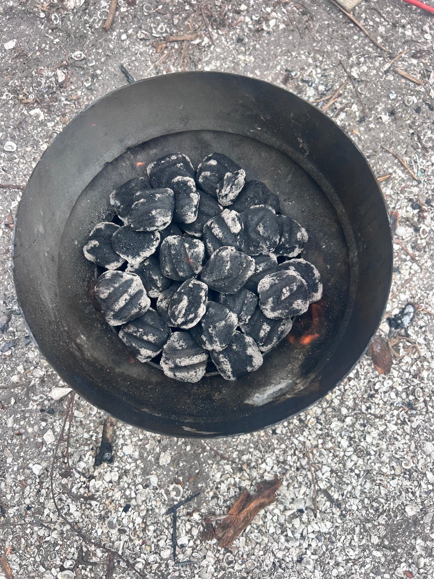 Snuffer pot