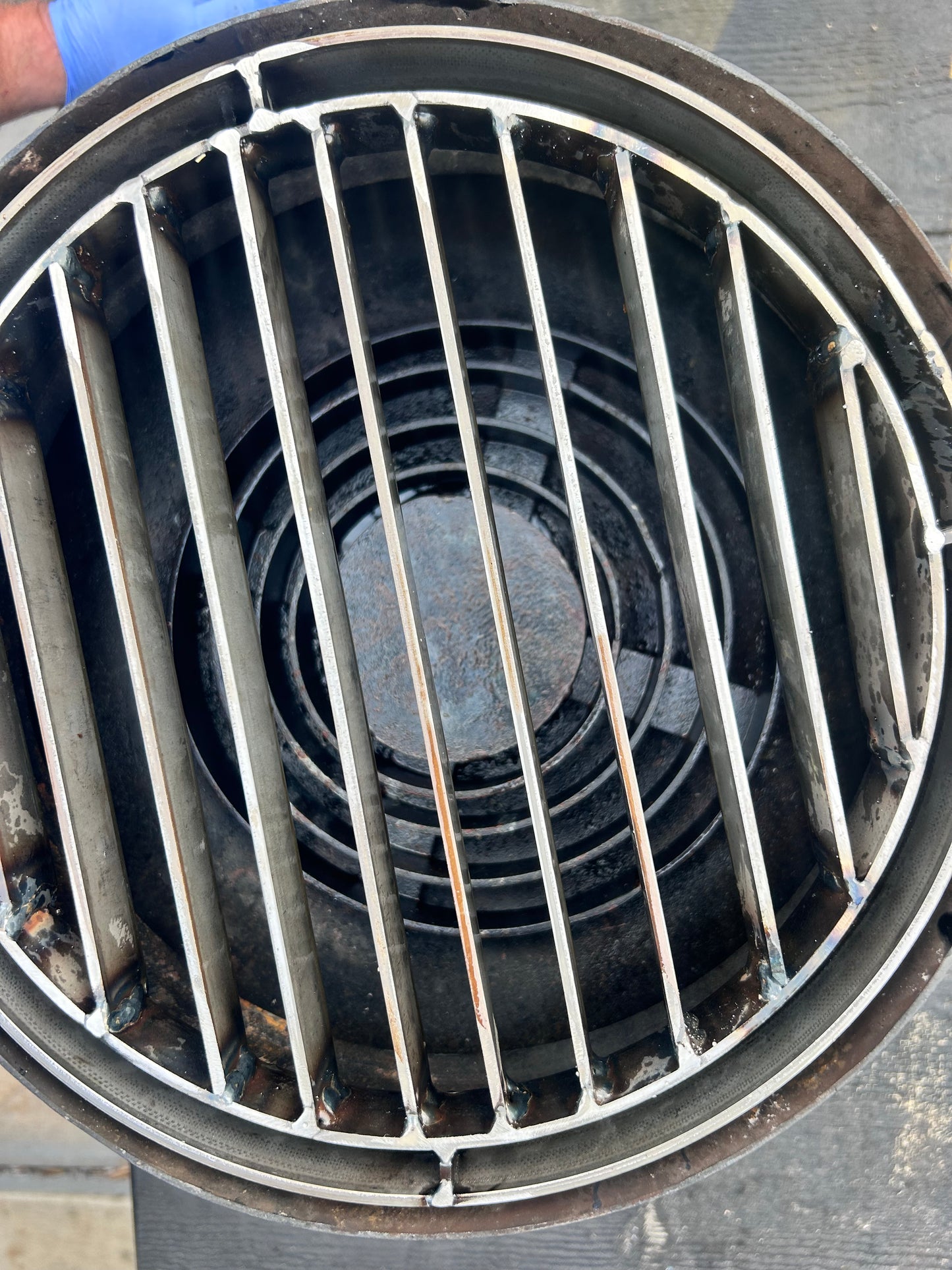 Snuffer pot