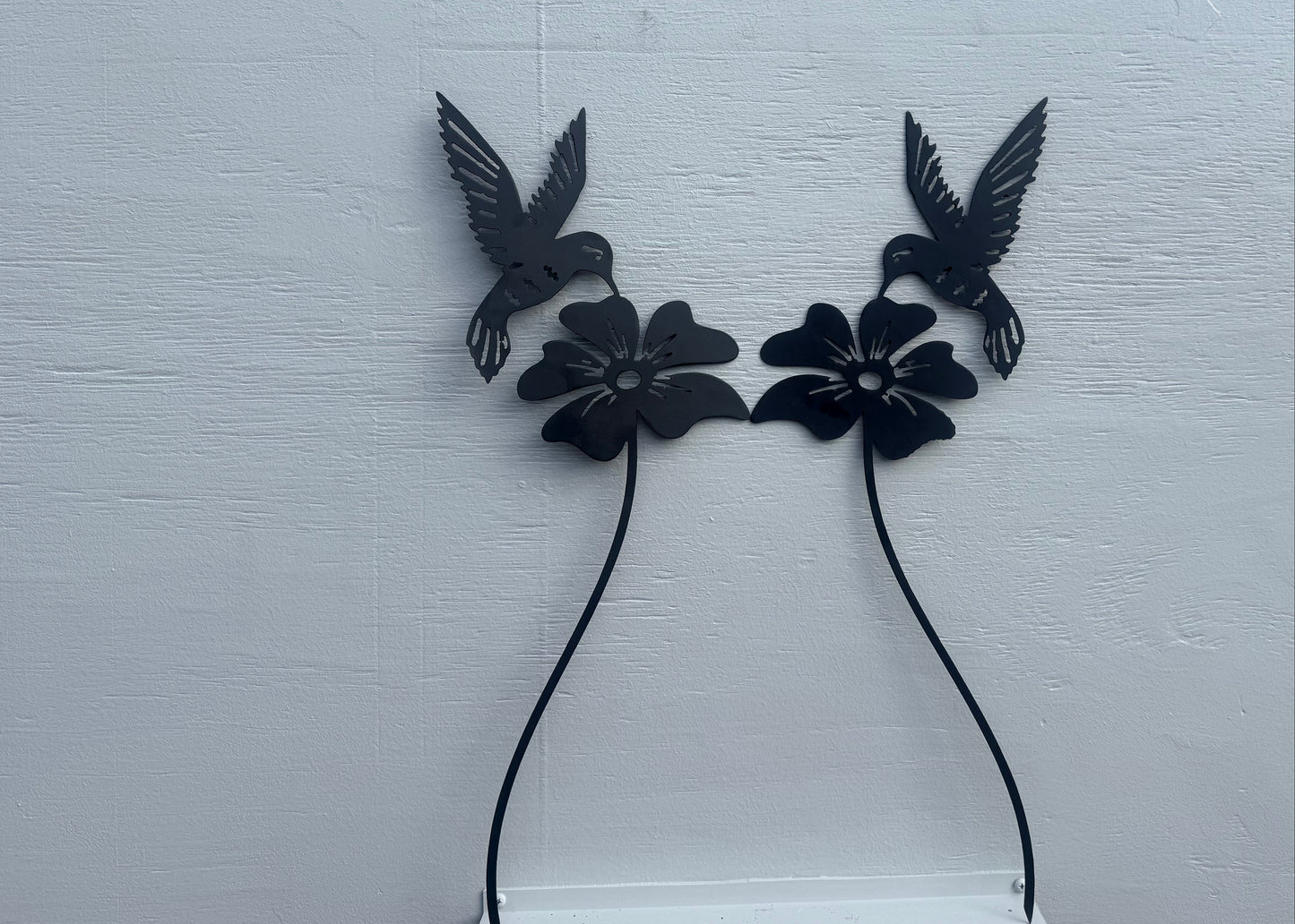 Hummingbirds garden stakes