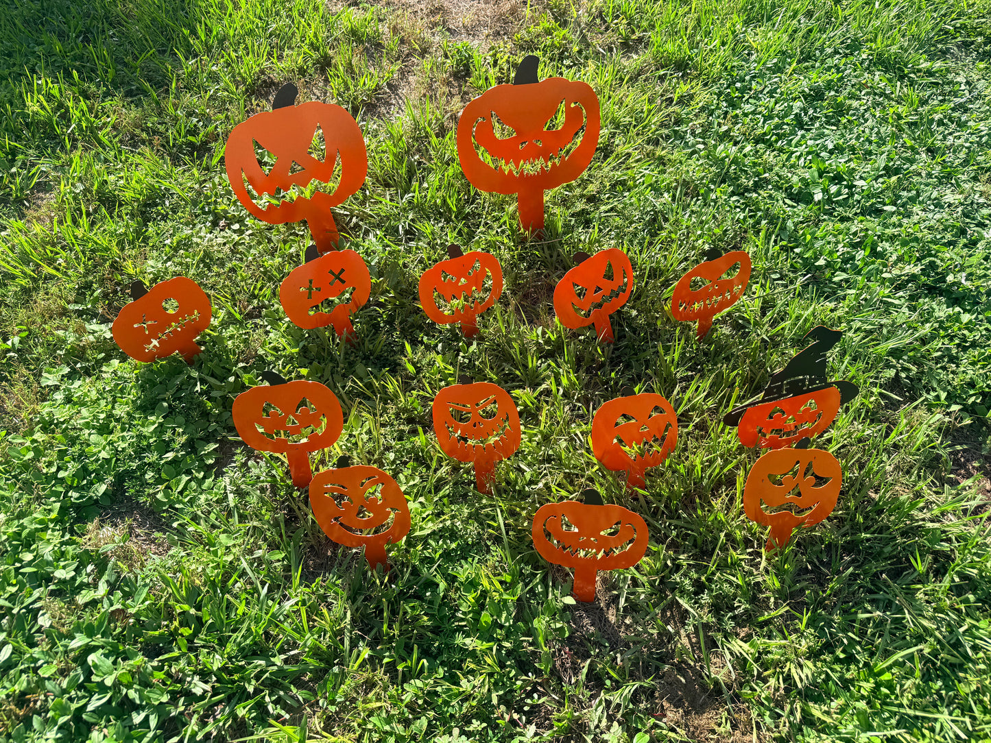 Pumpkin yard stakes