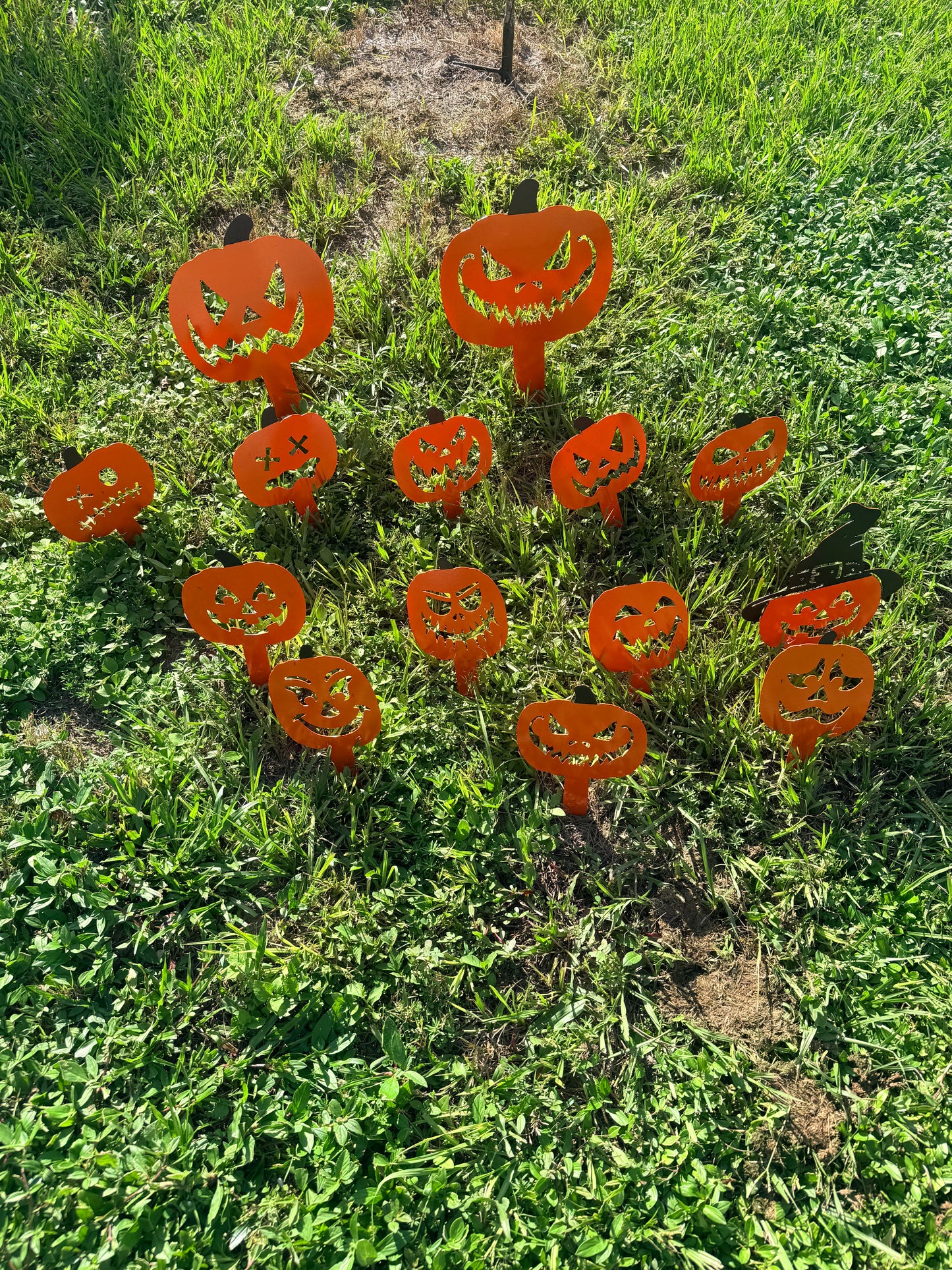 Pumpkin yard stakes